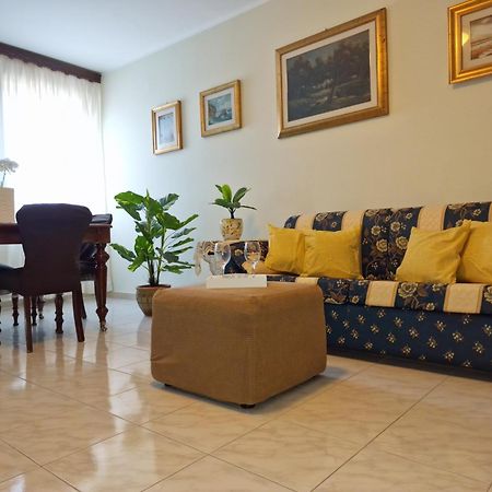Lorenzo Guest Suite With Free Private Parking-- Cantieri Culturali باليرمو المظهر الخارجي الصورة