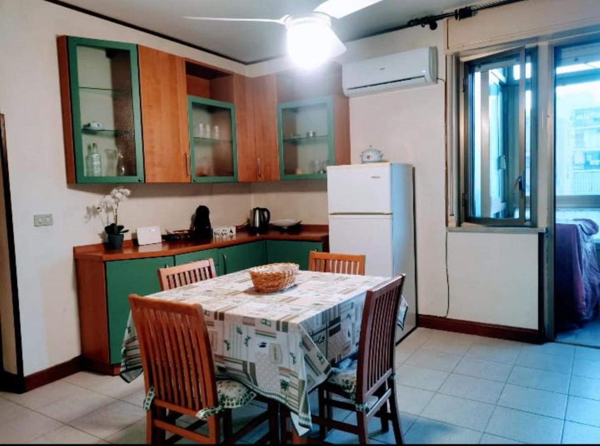 Lorenzo Guest Suite With Free Private Parking-- Cantieri Culturali باليرمو المظهر الخارجي الصورة